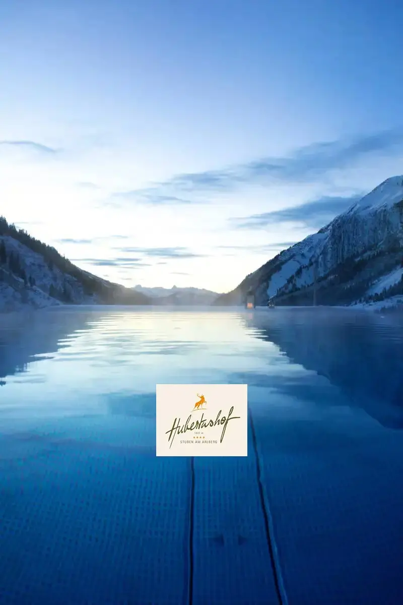 Fotografie eines Outdoor - Infinity Pools im Winter von M2 Webagentur in Vorarlberg